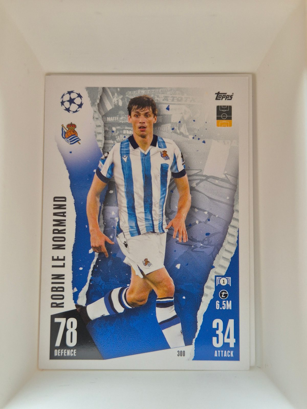 Robin Le Normand – Real Sociedad – Topps Match Attax 2023/24 UEFA Champions League #300 Base